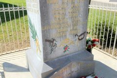 1_monument2